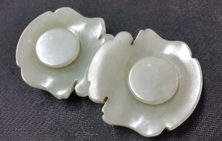 古玩玉器和田青白玉帶扣拍賣,當前價格1280元