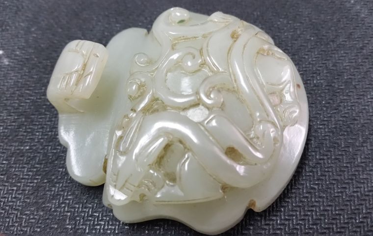 古玩玉器和田青白玉帶扣拍賣,當前價格1280元
