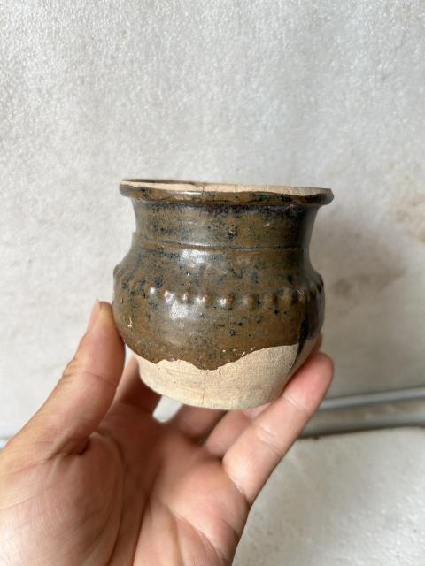 古玩陶瓷元代 醬釉鼓釘罐拍賣,當前價格222元