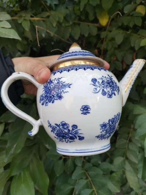 古玩陶瓷【7787】清乾隆 青花折枝花卉雜寶紋壺拍賣,當(dāng)前價(jià)格6600元