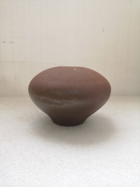 古玩陶瓷明清風(fēng)格的小罐拍賣,當(dāng)前價(jià)格680元