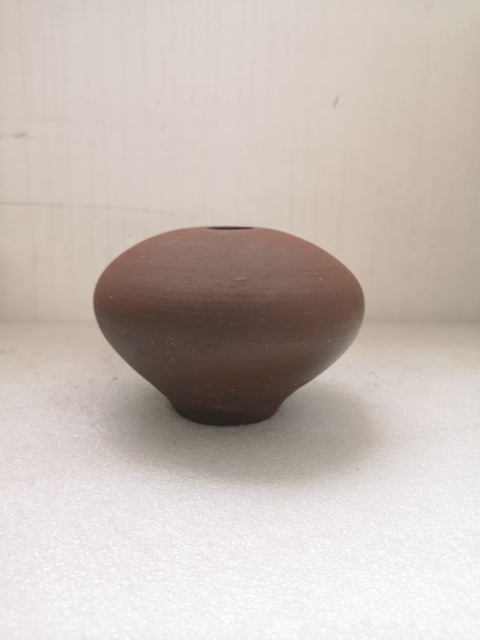 古玩陶瓷明清風(fēng)格的小罐拍賣,當(dāng)前價(jià)格680元