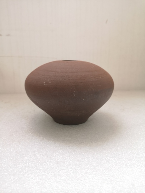 古玩陶瓷明清風(fēng)格的小罐拍賣,當(dāng)前價(jià)格680元