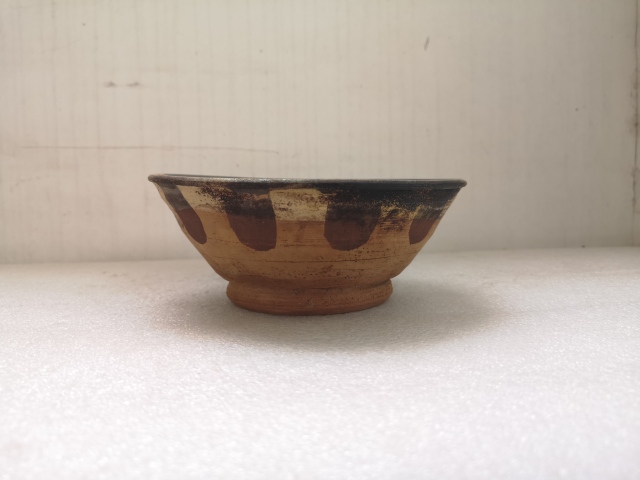 古玩陶瓷唐代青釉餅足碗拍賣，當(dāng)前價格580元