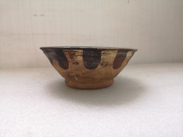 古玩陶瓷唐代青釉餅足碗拍賣，當(dāng)前價格580元