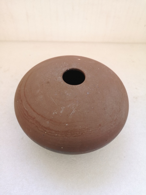 古玩陶瓷明清風(fēng)格的小罐拍賣,當(dāng)前價(jià)格680元
