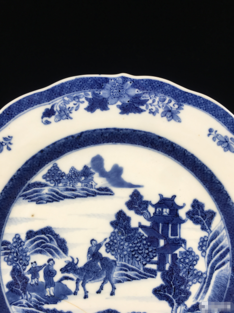 古玩陶瓷乾隆 青花開窗童子牧牛紋折沿花口盤拍賣,當(dāng)前價(jià)格1999元
