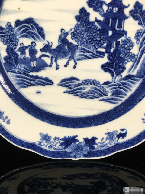 古玩陶瓷乾隆 青花開窗童子牧牛紋折沿花口盤拍賣,當(dāng)前價(jià)格1999元