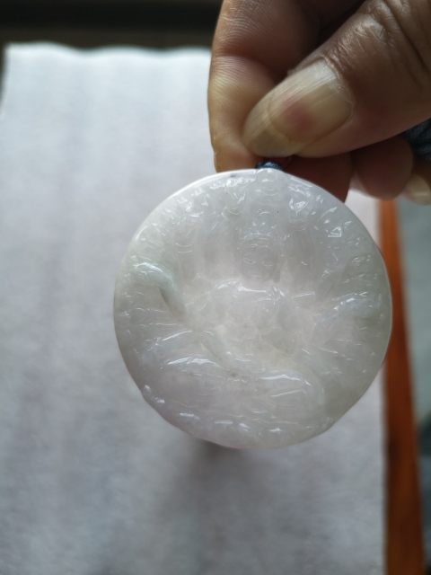 古玩玉器天然翡翠雕“千手觀音”牌拍賣,當前價格680元