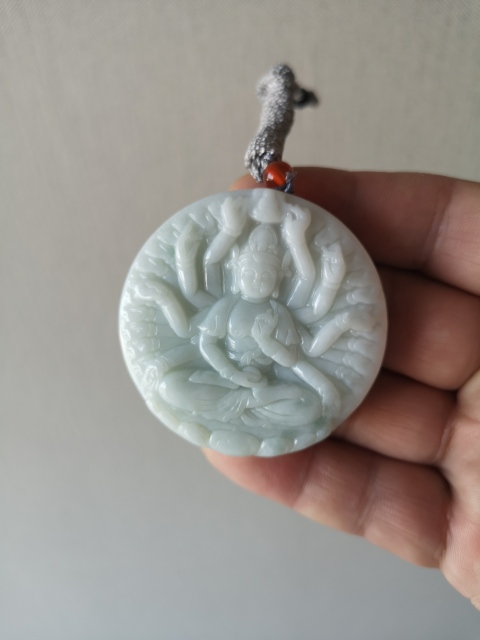 古玩玉器天然翡翠雙面雕“千手觀音”牌拍賣,當前價格680元
