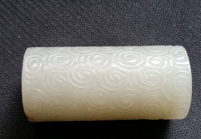 古玩玉器和田青白玉云紋勒子拍賣,當(dāng)前價(jià)格1080元