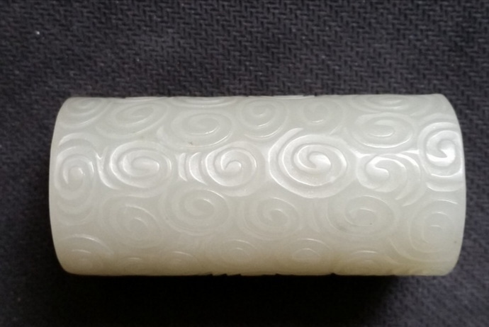 古玩玉器和田青白玉云紋勒子拍賣,當(dāng)前價(jià)格1080元