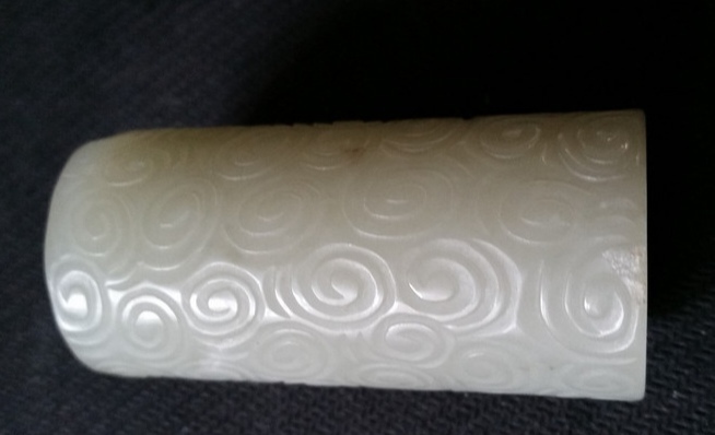 古玩玉器和田青白玉云紋勒子拍賣,當(dāng)前價(jià)格1080元