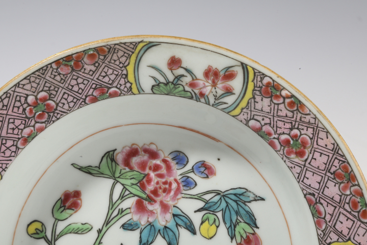 古玩陶瓷清雍正·粉彩花卉紋折沿盤拍賣，當前價格2999元