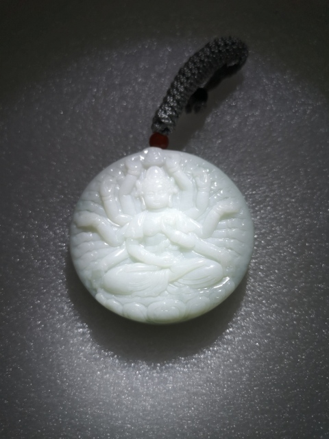古玩玉器天然翡翠雙面雕“千手觀音”牌拍賣,當前價格680元