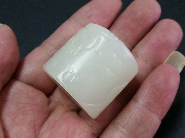 古玩玉器和田白玉扳指拍賣,當前價格1080元