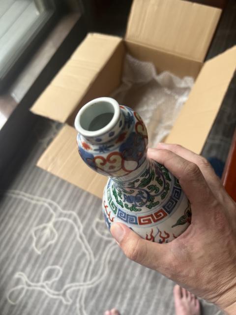 古玩陶瓷五彩纏枝龍紋蒜頭瓶拍賣，當(dāng)前價(jià)格18000元