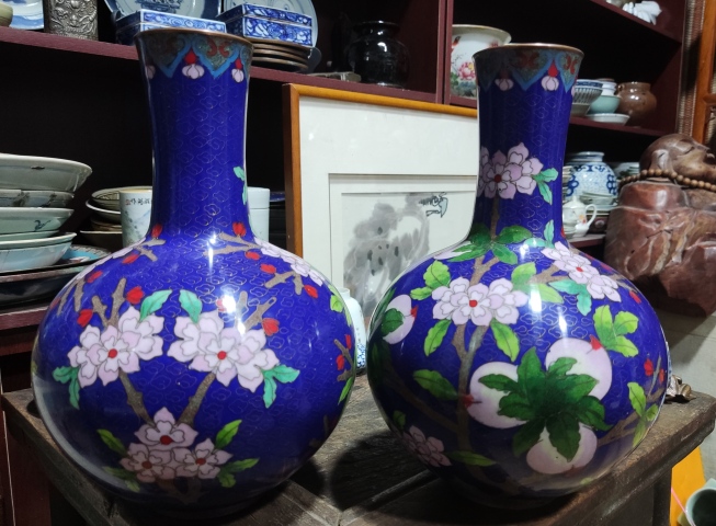 古玩雜項創匯期景泰藍掐絲琺瑯天球瓶一對拍賣，當前價格1688元