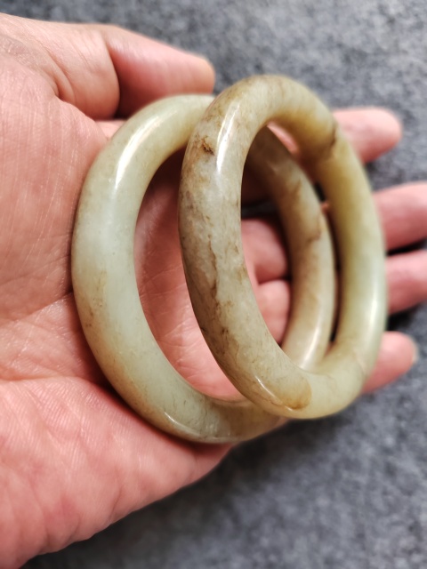 古玩玉器和田玉素紋手鐲拍賣，當前價格12390元