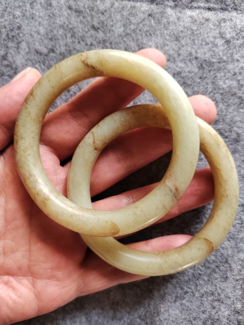 古玩玉器和田玉素紋手鐲拍賣，當前價格12390元