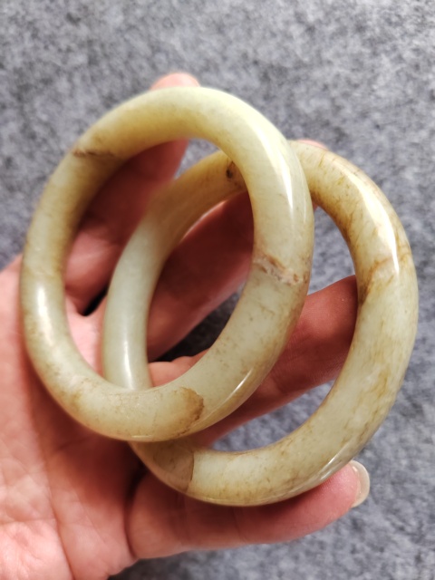 古玩玉器和田玉素紋手鐲拍賣，當前價格12390元