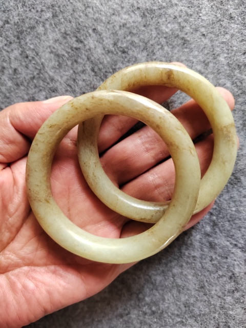 古玩玉器和田玉素紋手鐲拍賣，當前價格12390元