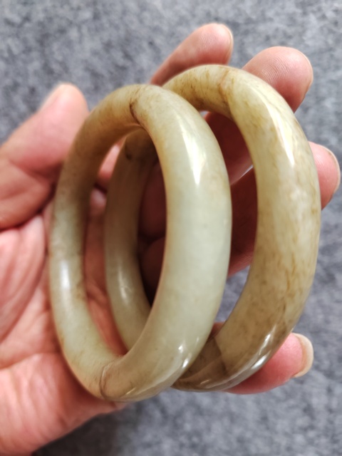 古玩玉器和田玉素紋手鐲拍賣，當前價格12390元