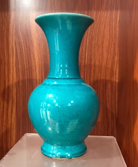 古玩陶瓷清中期孔雀藍(lán)釉鳳尾尊拍賣(mài),當(dāng)前價(jià)格5500元