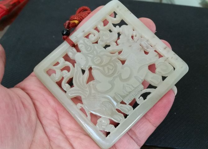 古玩玉器和田玉雕“麒麟送子”佩拍賣,當(dāng)前價格680元