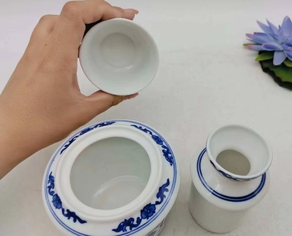 古玩陶瓷花卉紋青花酒溫拍賣，當前價格350元