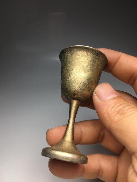 古玩雜項暗刻荷花紋高足酒杯拍賣,當前價格888元