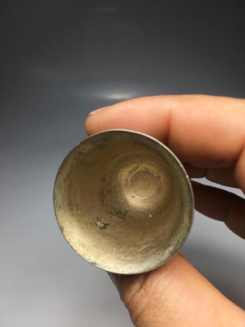 古玩雜項暗刻荷花紋高足酒杯拍賣,當前價格888元