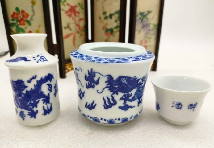 古玩陶瓷八十年代青花酒溫拍賣，當(dāng)前價格398元