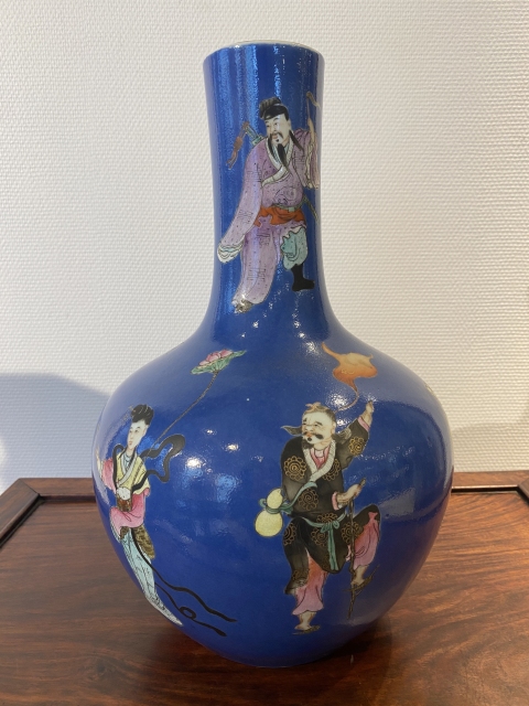 【美品】明代五彩八仙天球瓶 域鉴古玩】蓝料地粉彩八仙人物天球瓶鉴定结果_蓝料地粉彩八仙