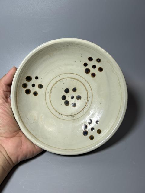 古玩陶瓷元代磁州窯白釉點彩梅花大盤（點彩梅花）拍賣，當前價格4750元