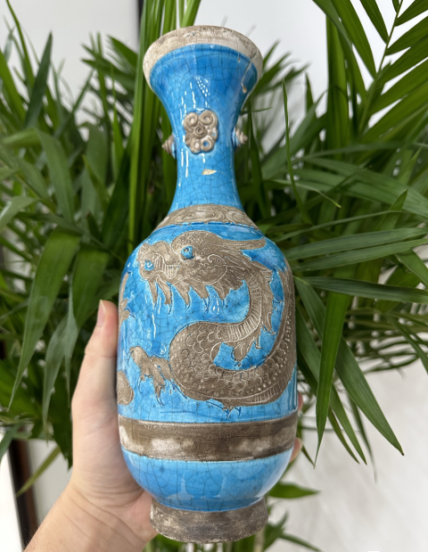 古玩陶瓷清晚期孔雀藍釉刻劃盤龍紋膽瓶拍賣,當前價格858元