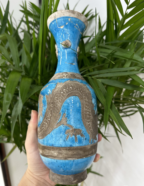 古玩陶瓷清晚期孔雀藍釉刻劃盤龍紋膽瓶拍賣,當前價格858元