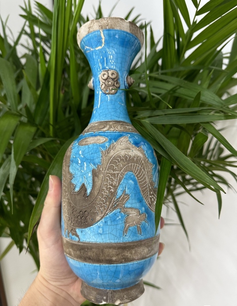 古玩陶瓷清晚期孔雀藍釉刻劃盤龍紋膽瓶拍賣,當前價格858元