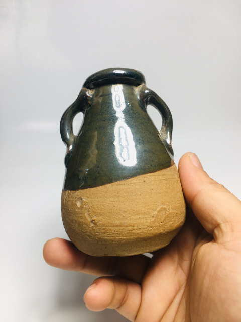 古玩陶瓷明代醬釉雙耳瓶拍賣,當(dāng)前價(jià)格0元
