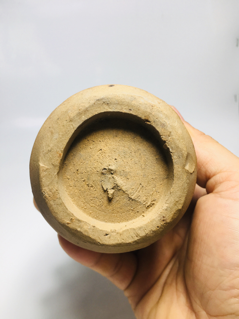 古玩陶瓷明代醬釉雙耳瓶拍賣,當(dāng)前價(jià)格0元