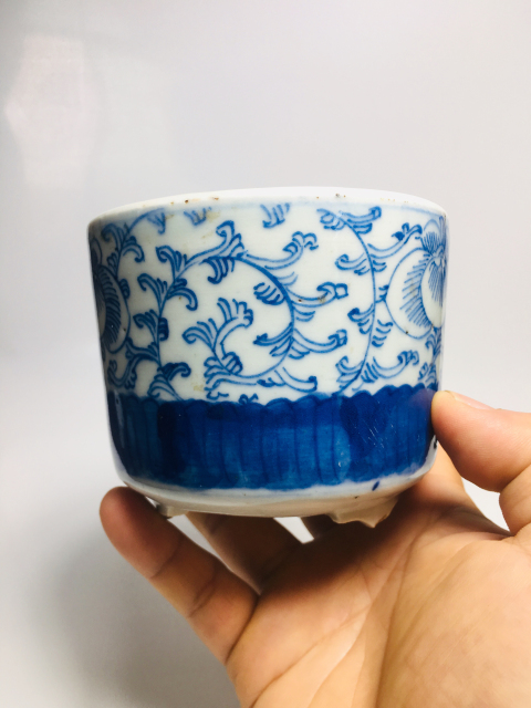 古玩陶瓷（清中晚期）青花纏枝花卉紋香爐拍賣，當前價格0元