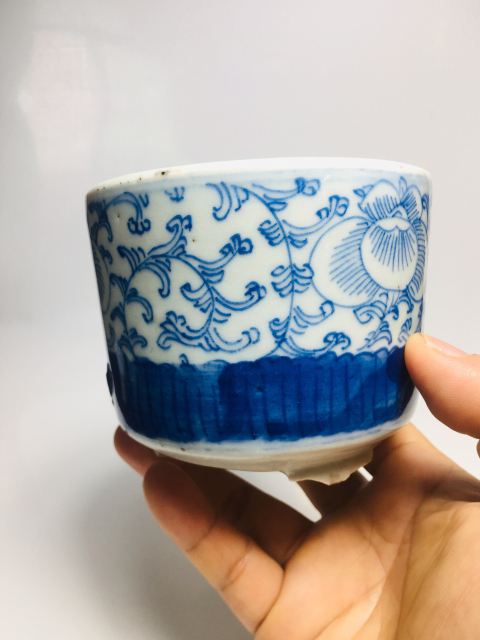 古玩陶瓷（清中晚期）青花纏枝花卉紋香爐拍賣，當前價格0元