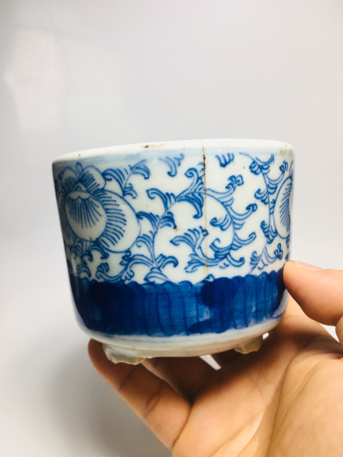 古玩陶瓷（清中晚期）青花纏枝花卉紋香爐拍賣，當前價格0元