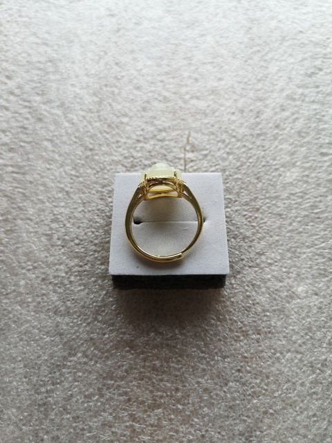 古玩玉器和田玉“彌勒佛”鑲嵌戒指拍賣，當(dāng)前價(jià)格398元