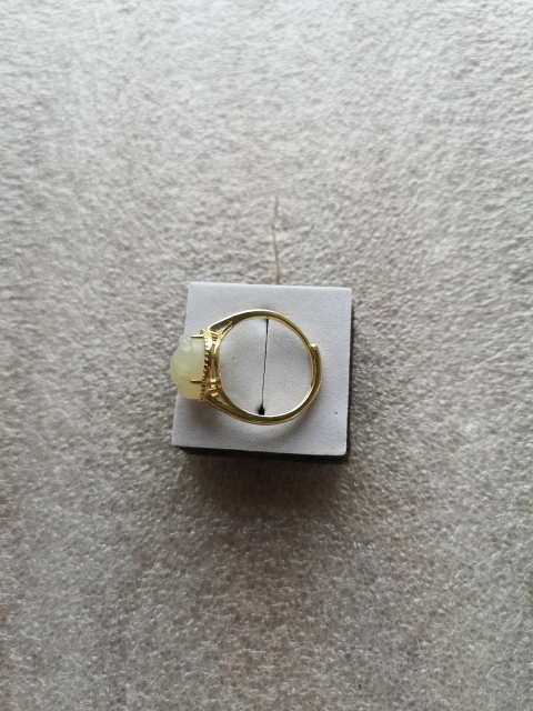 古玩玉器和田玉“彌勒佛”鑲嵌戒指拍賣，當(dāng)前價(jià)格398元