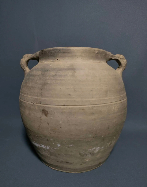 古玩陶瓷唐代器型少見獸首陶罐拍賣,當前價格0元