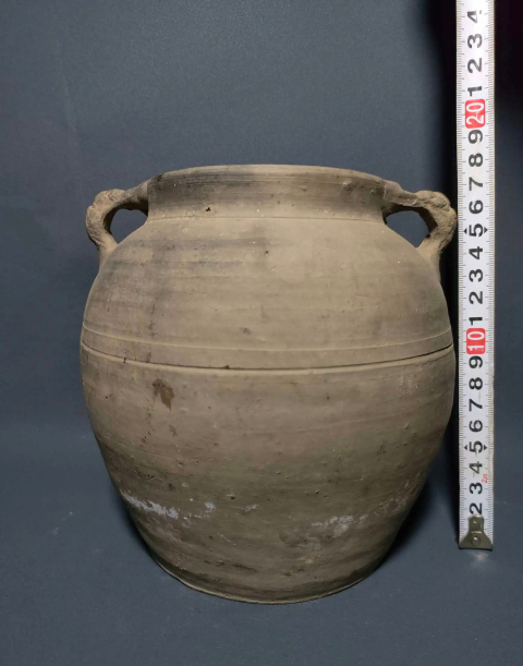 古玩陶瓷唐代器型少見獸首陶罐拍賣,當前價格0元