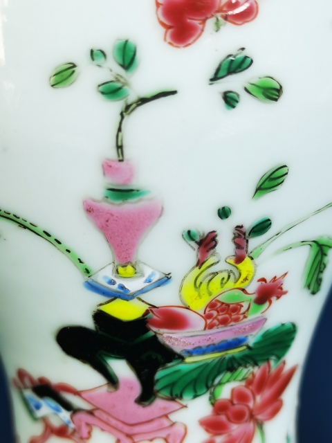 古玩陶瓷清雍正博古圖粉彩雞腿蓋瓶拍賣,當(dāng)前價格5000元