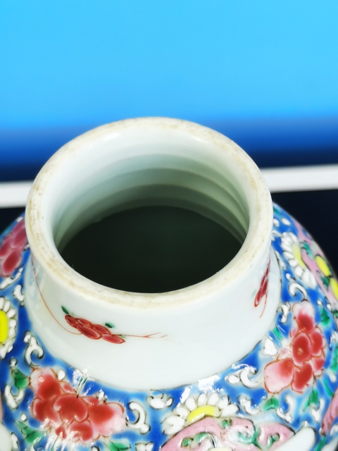 古玩陶瓷清雍正博古圖粉彩雞腿蓋瓶拍賣,當(dāng)前價格5000元