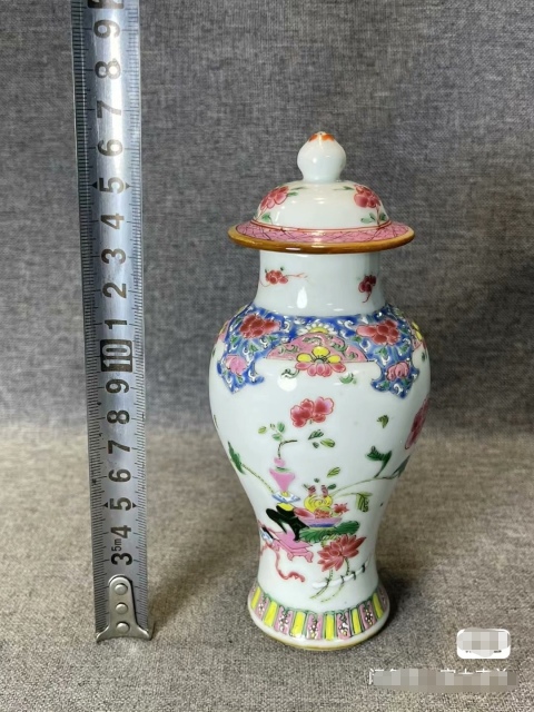 古玩陶瓷清雍正博古圖粉彩雞腿蓋瓶拍賣,當(dāng)前價格5000元